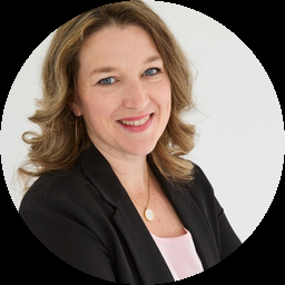 Headshot of Renée Gapen, CMO of PointClickCare